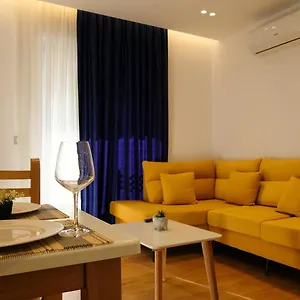  Apartamento 2e Center Albania